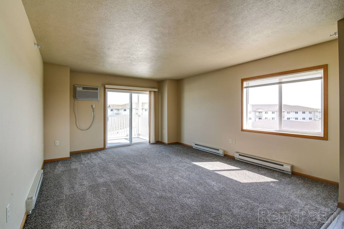 Apartment for rent at 3312-3414 21st Ave Nw, 2213 33rd St, Minot, ND 58703