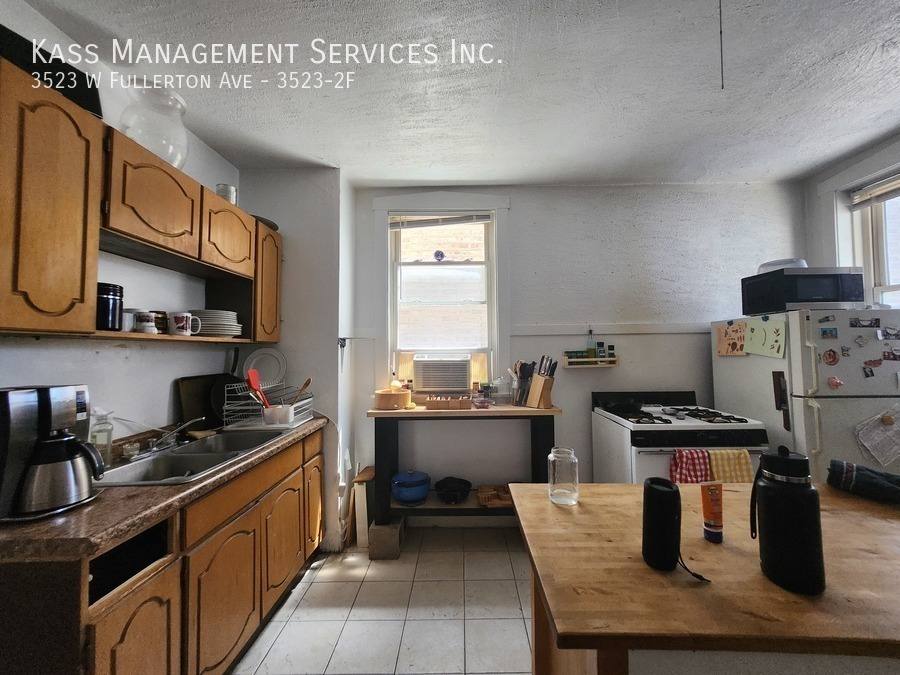 Apartment for rent at 3523 W Fullerton Ave #2F, Chicago, IL 60647