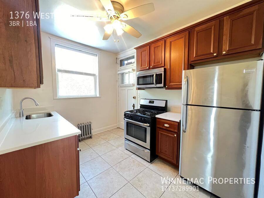 Apartment for rent at 1376 W Greenleaf #3, Chicago, IL 60626