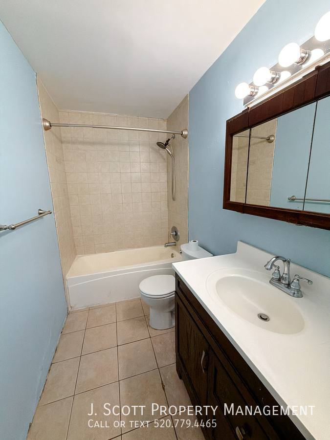 House for rent at 2801 W Glenrosa Ave, Phoenix, AZ 85017