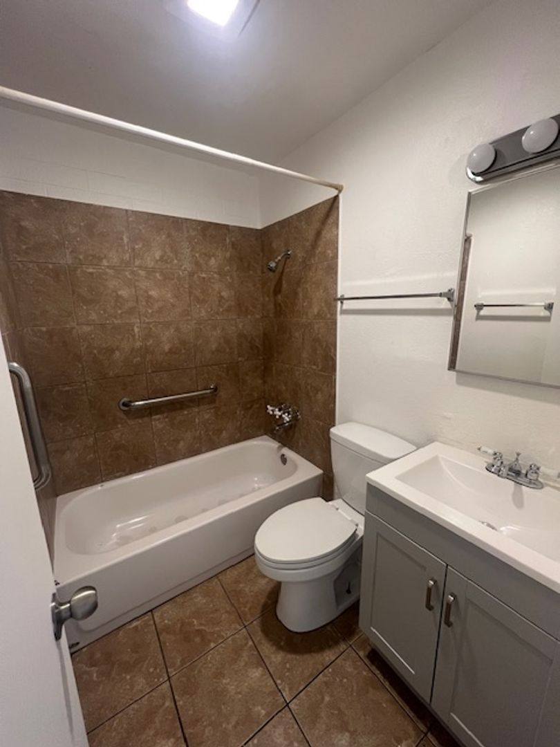 Apartment for rent at 5632 S Montezuma St, Phoenix, AZ 85041