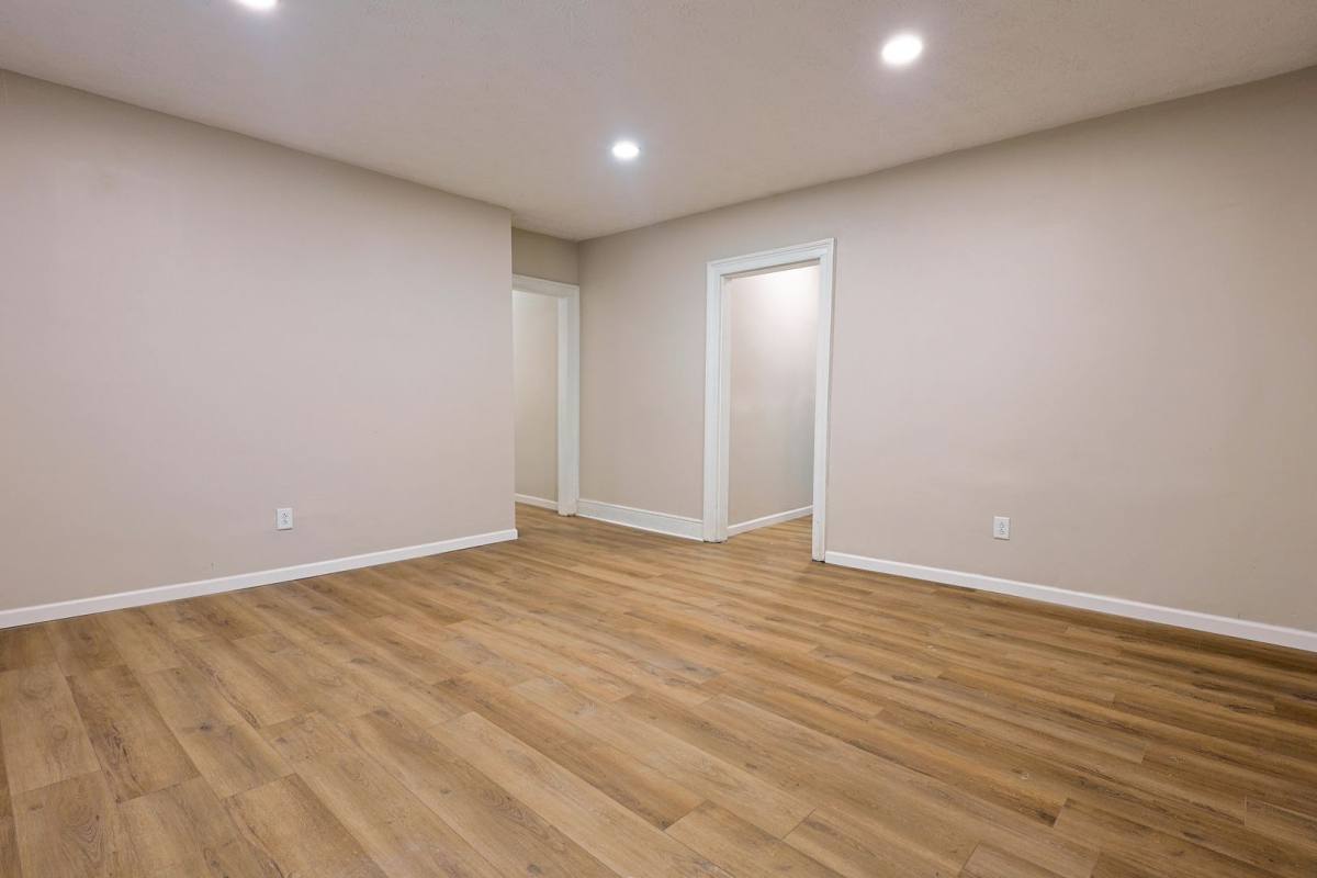 Apartment for rent at 1019 S 8th St, Terre Haute, IN 47807