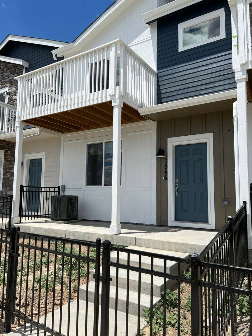 Townhouse for rent at 2866 S Flat Circle, Longmont, CO 80503