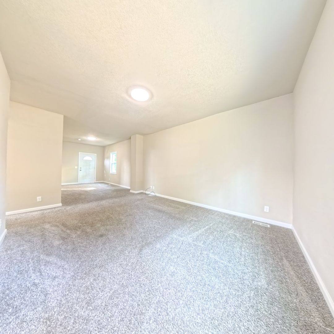 House for rent at 715 Kirkwood Ave, Des Moines, IA 50315