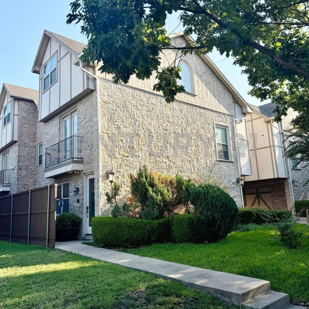 Townhouse for rent at 4148 Grassmere Lane, Dallas, TX 75205