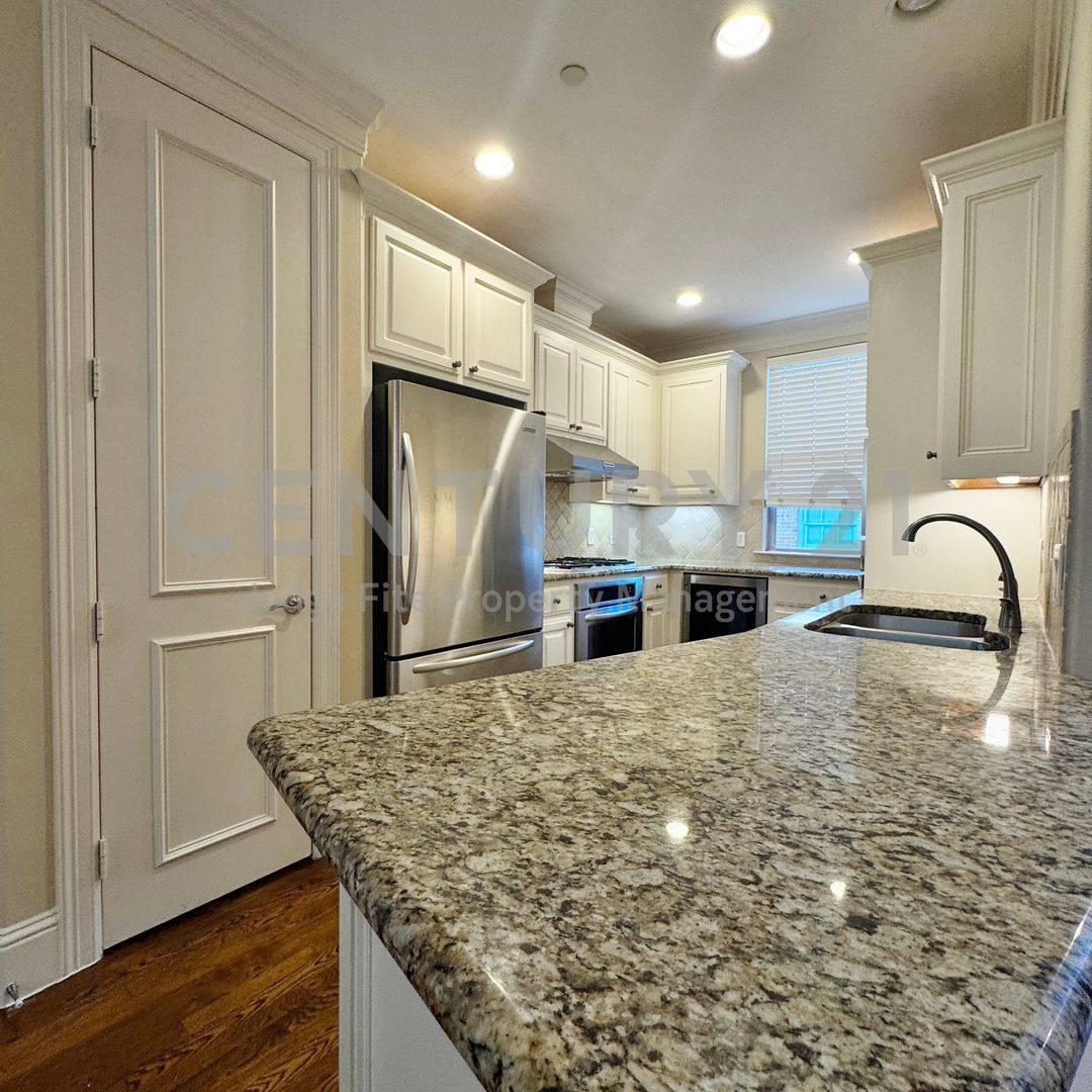 Townhouse for rent at 4148 Grassmere Lane, Dallas, TX 75205