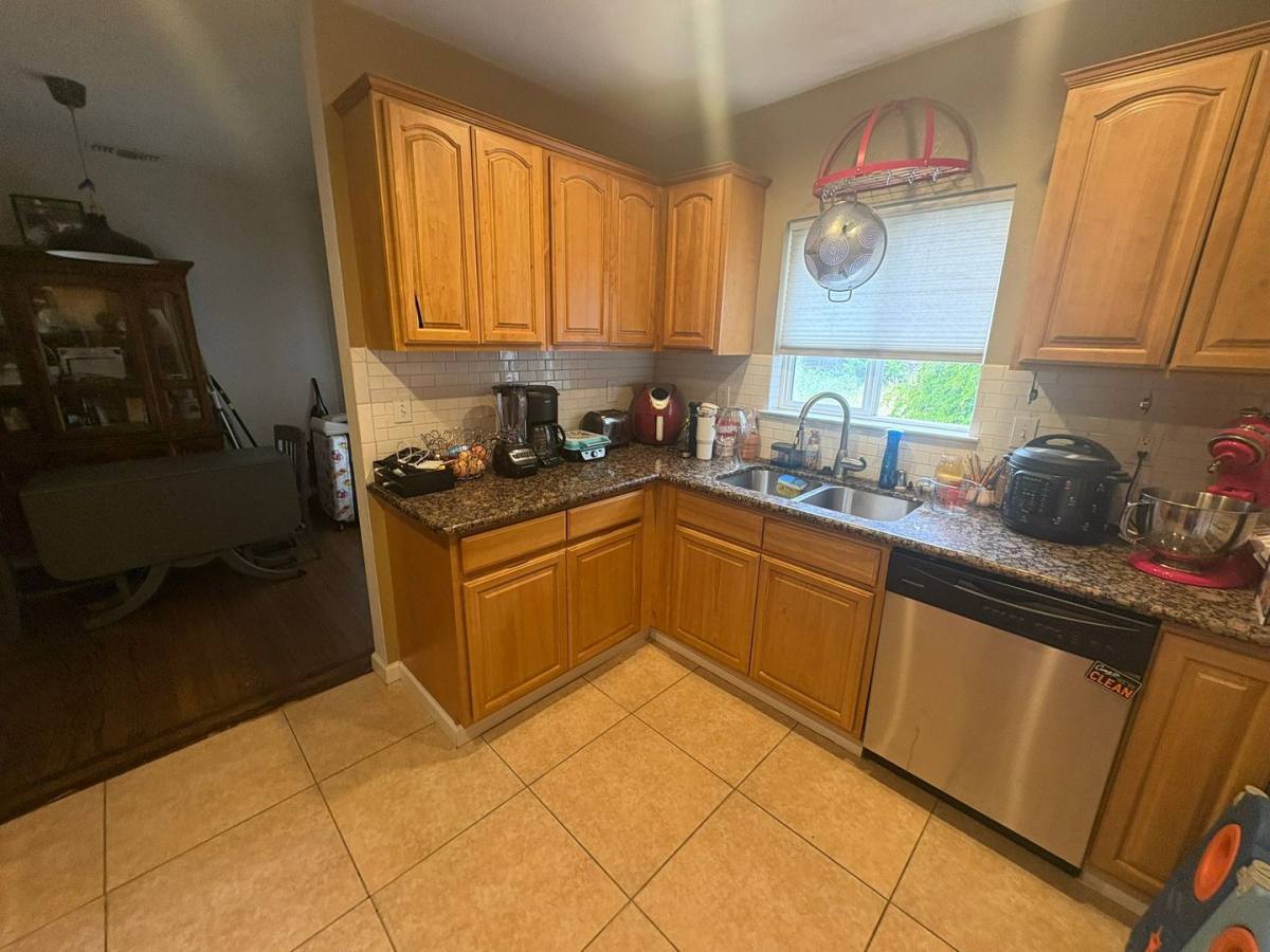 Apartment for rent at 4416 12th Ave, Sacramento, CA 95820