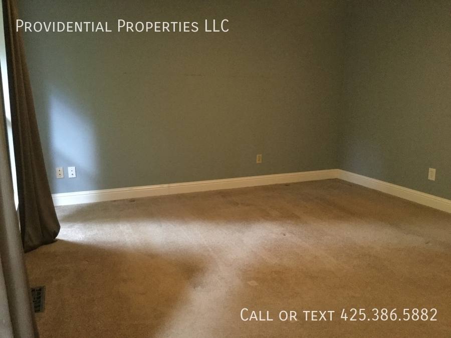 House for rent at 17009 NE 28th Place, Bellevue, WA 98008