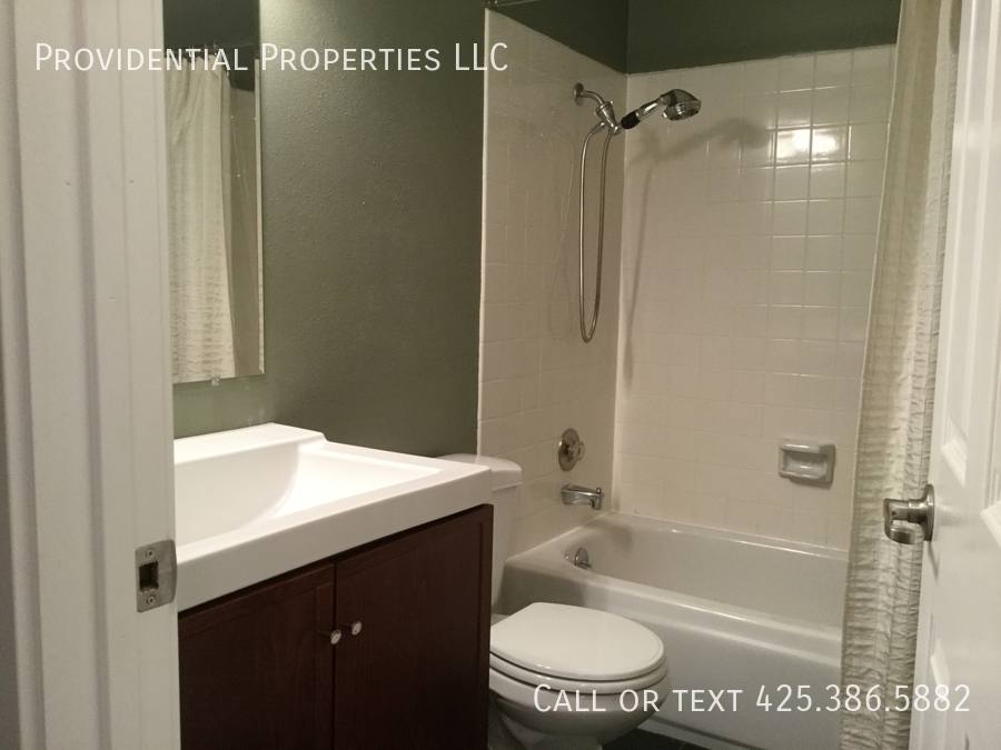 House for rent at 17009 NE 28th Place, Bellevue, WA 98008