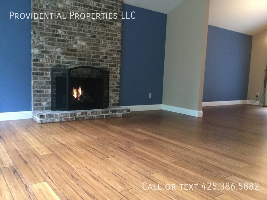 House for rent at 17009 NE 28th Place, Bellevue, WA 98008