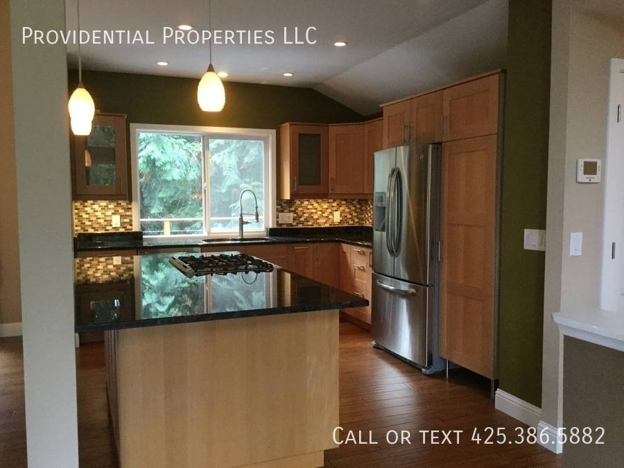 House for rent at 17009 NE 28th Place, Bellevue, WA 98008
