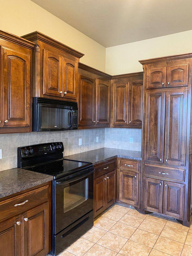 House for rent at 324 Madison Place Dr, Oklahoma City, OK 73160