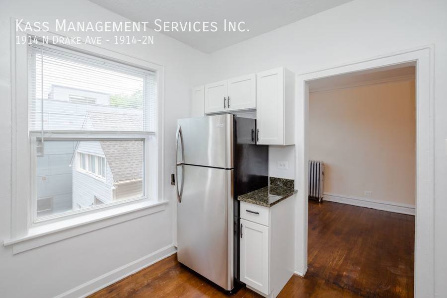 Apartment for rent at 1914 N Drake Ave #2N, Chicago, IL 60647