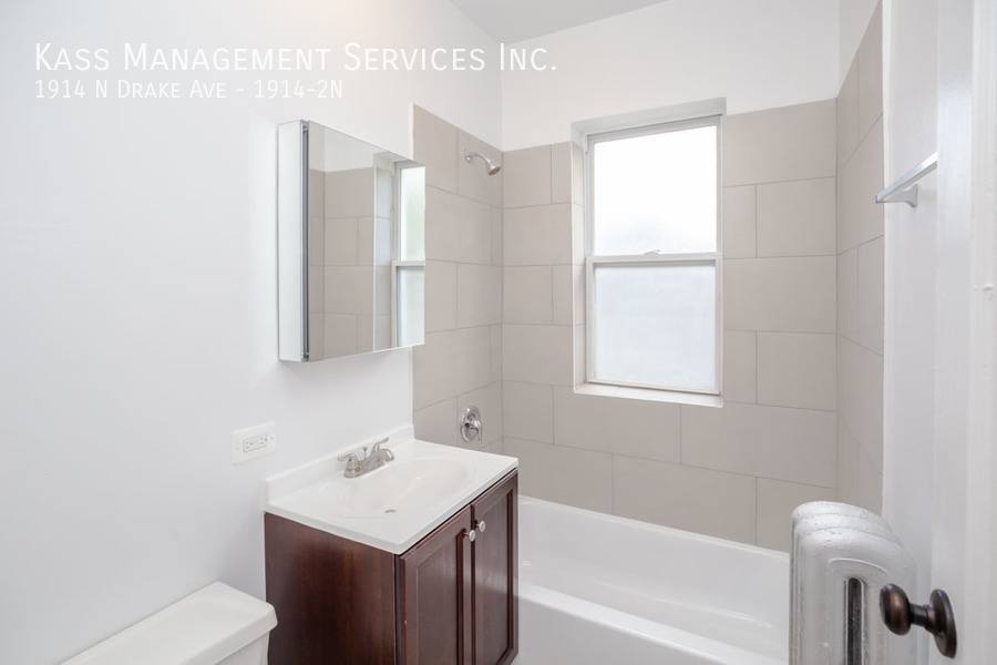 Apartment for rent at 1914 N Drake Ave #2N, Chicago, IL 60647