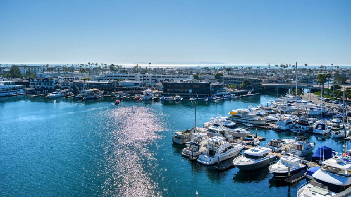 Condo for rent at 3121 Coast Highway 7D, Newport Beach, CA 92663