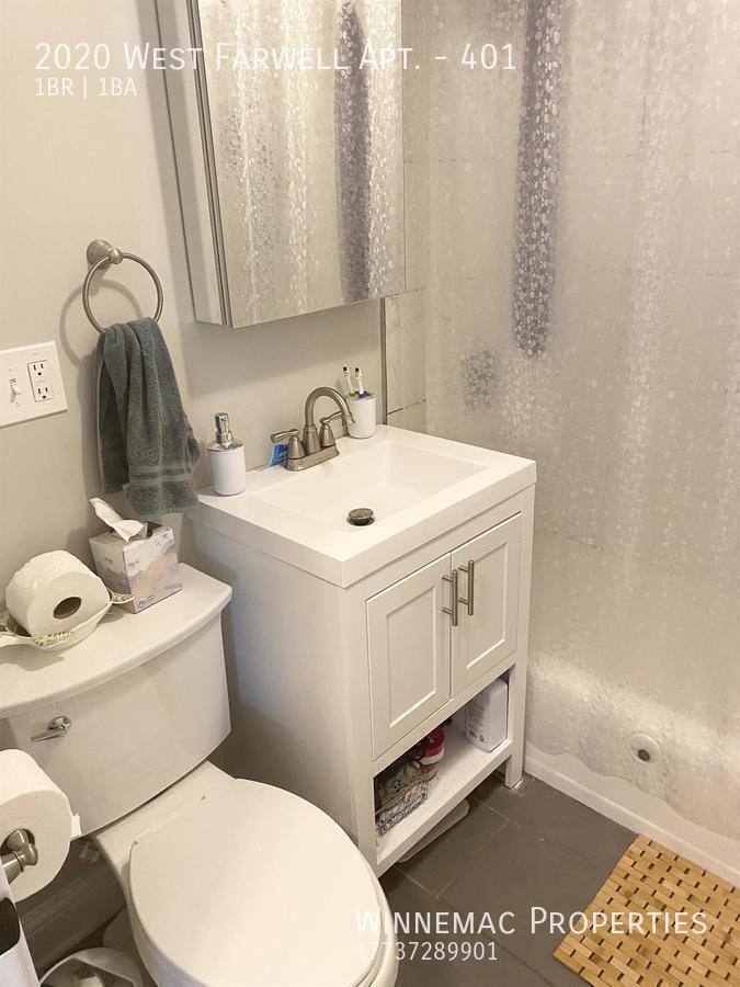 Apartment for rent at 2020 W Farwell #401, Chicago, IL 60645