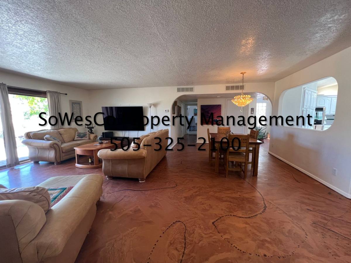 House for rent at 208 W 38th St, Farmington, NM 87401