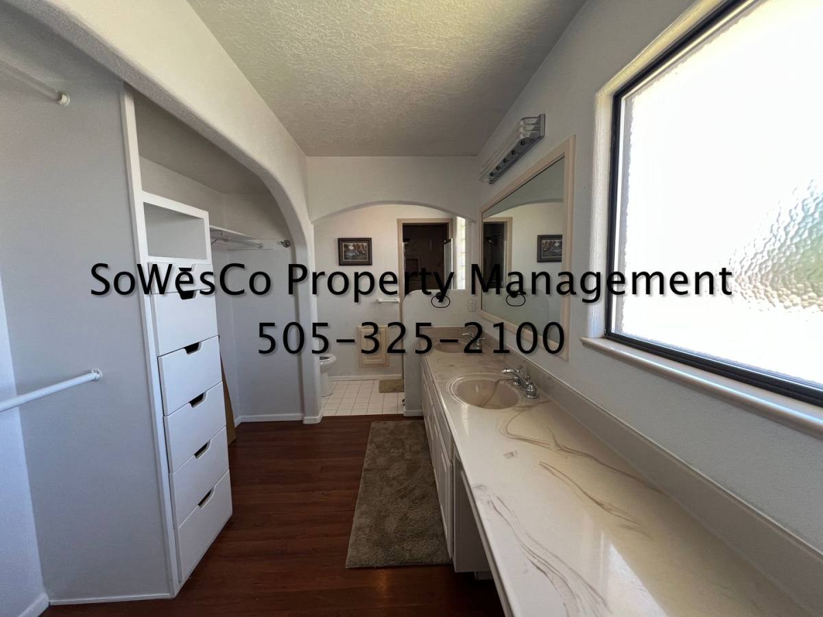House for rent at 208 W 38th St, Farmington, NM 87401