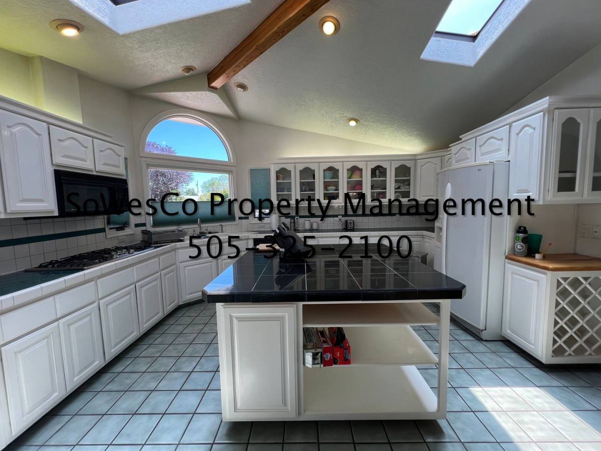 House for rent at 208 W 38th St, Farmington, NM 87401