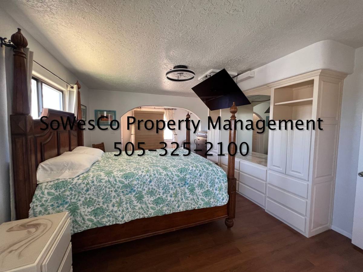 House for rent at 208 W 38th St, Farmington, NM 87401