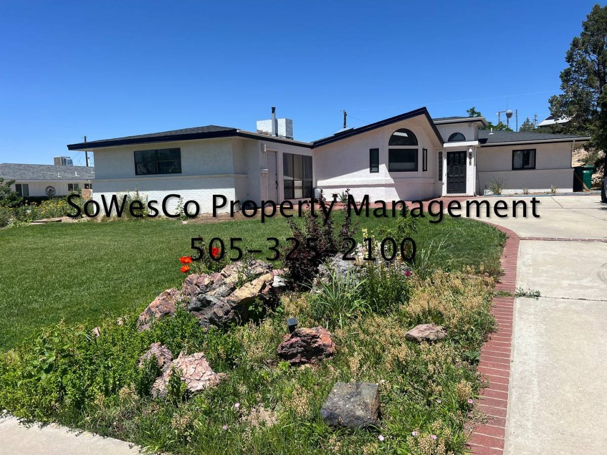 House for rent at 208 W 38th St, Farmington, NM 87401