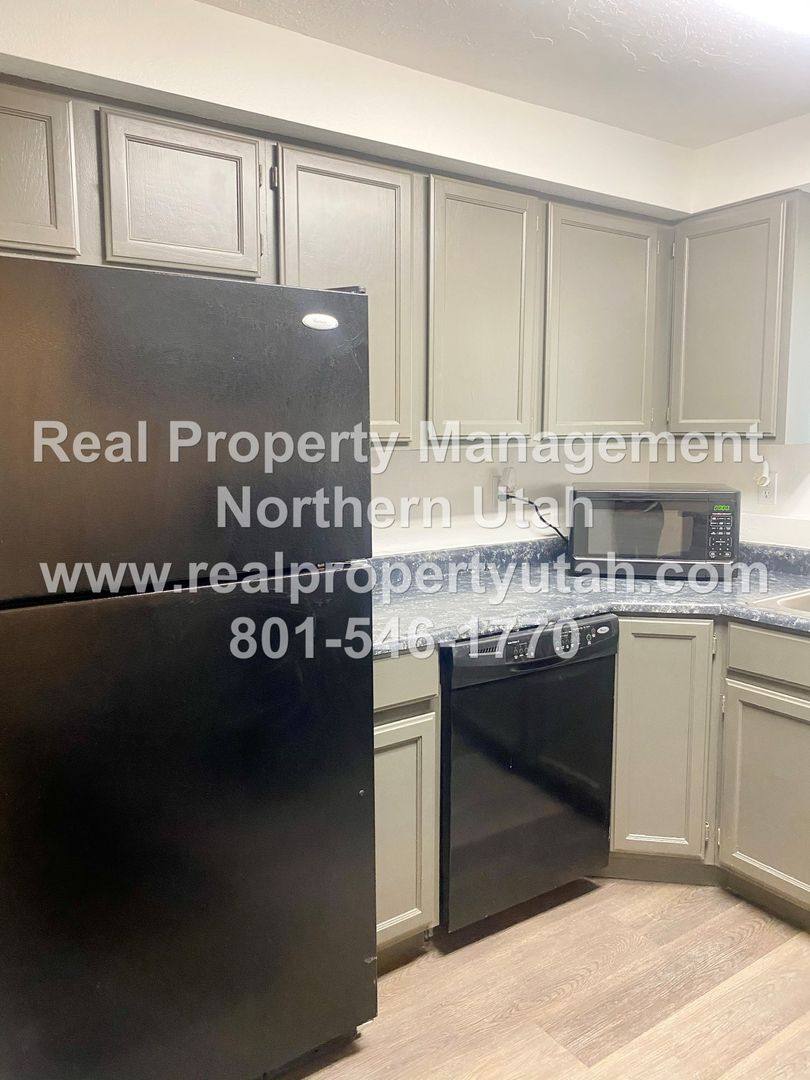 Townhouse for rent at 111 E Center St, Clearfield, UT 84015