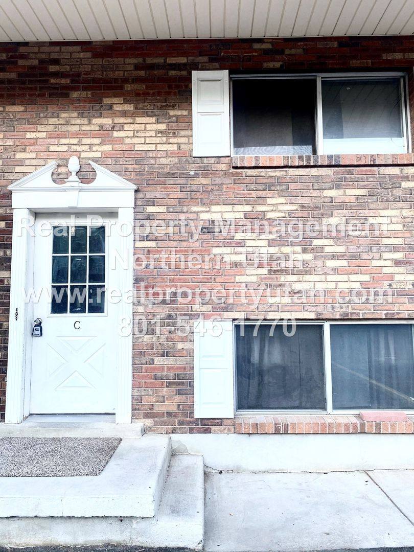 Townhouse for rent at 111 E Center St, Clearfield, UT 84015