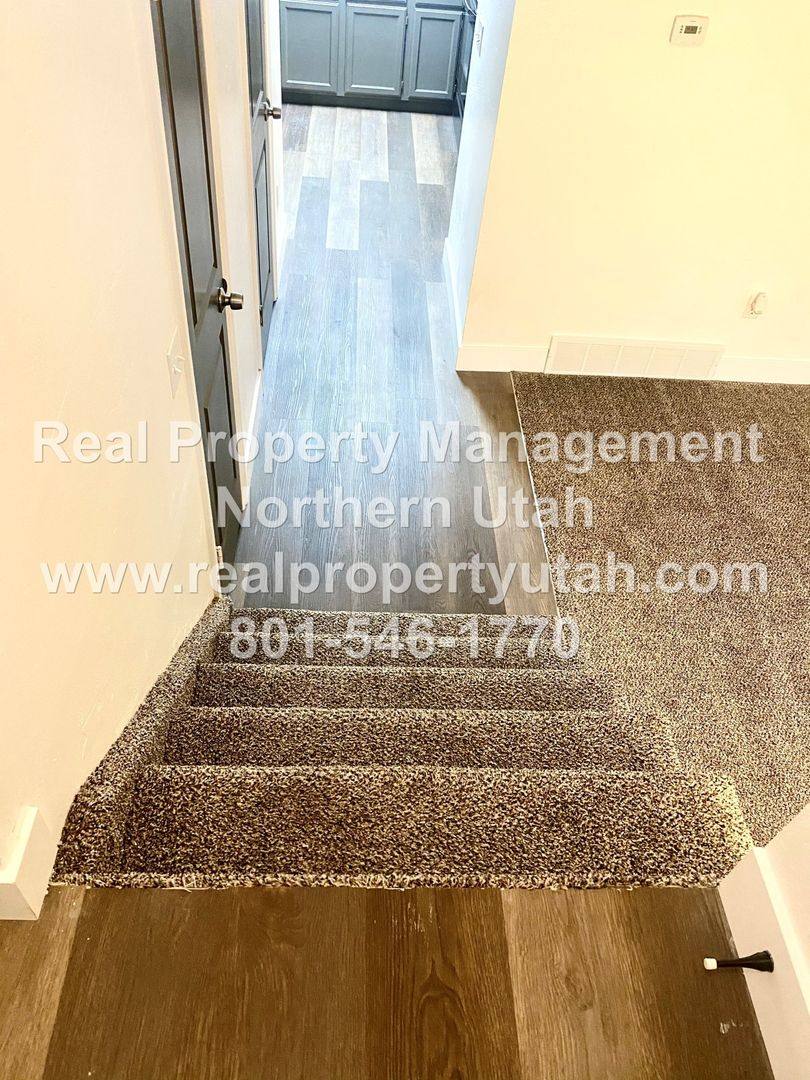 Townhouse for rent at 111 E Center St, Clearfield, UT 84015