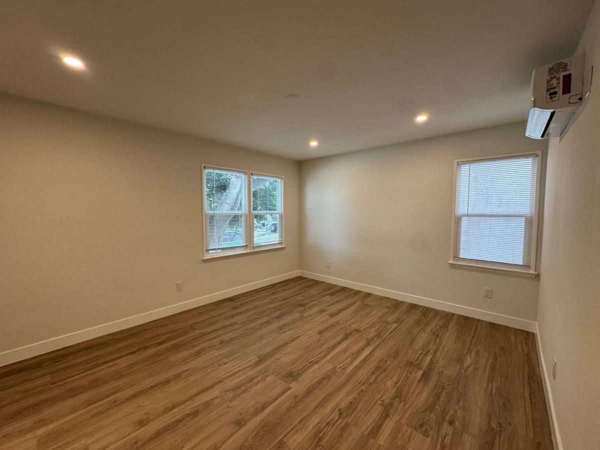 Apartment for rent at 3414 Overland Ave, Los Angeles, CA 90034