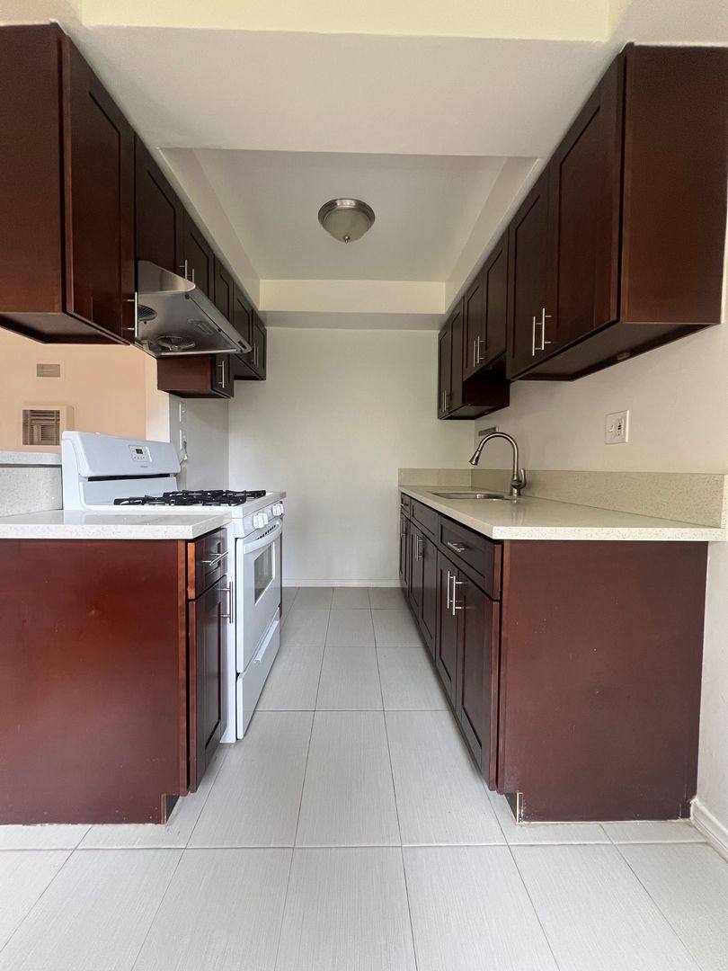 Apartment for rent at 100 E Commonwealth Ave, Alhambra, CA 91801