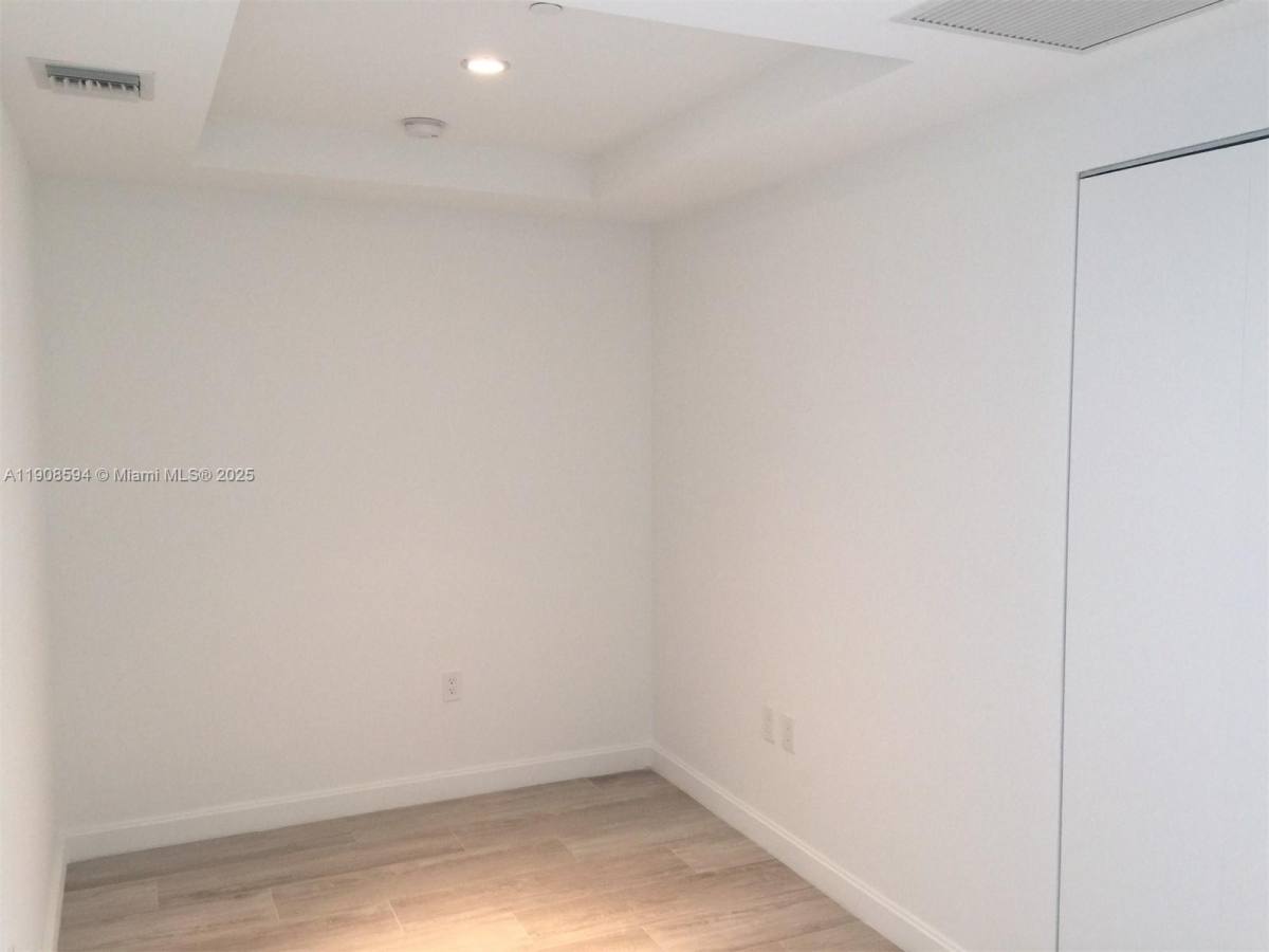 Apartment for rent at 45 SW 9th St #1402, Miami, FL 33130