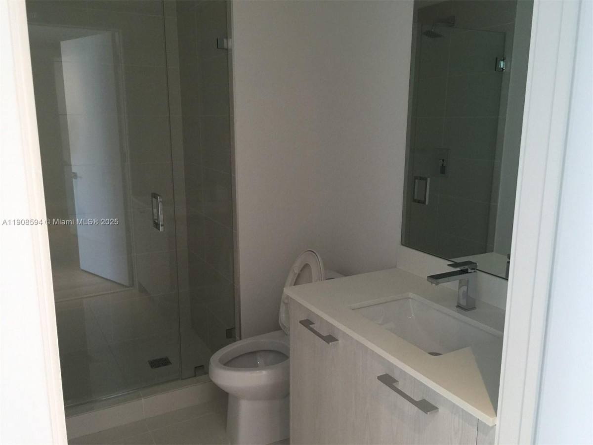 Apartment for rent at 45 SW 9th St #1402, Miami, FL 33130