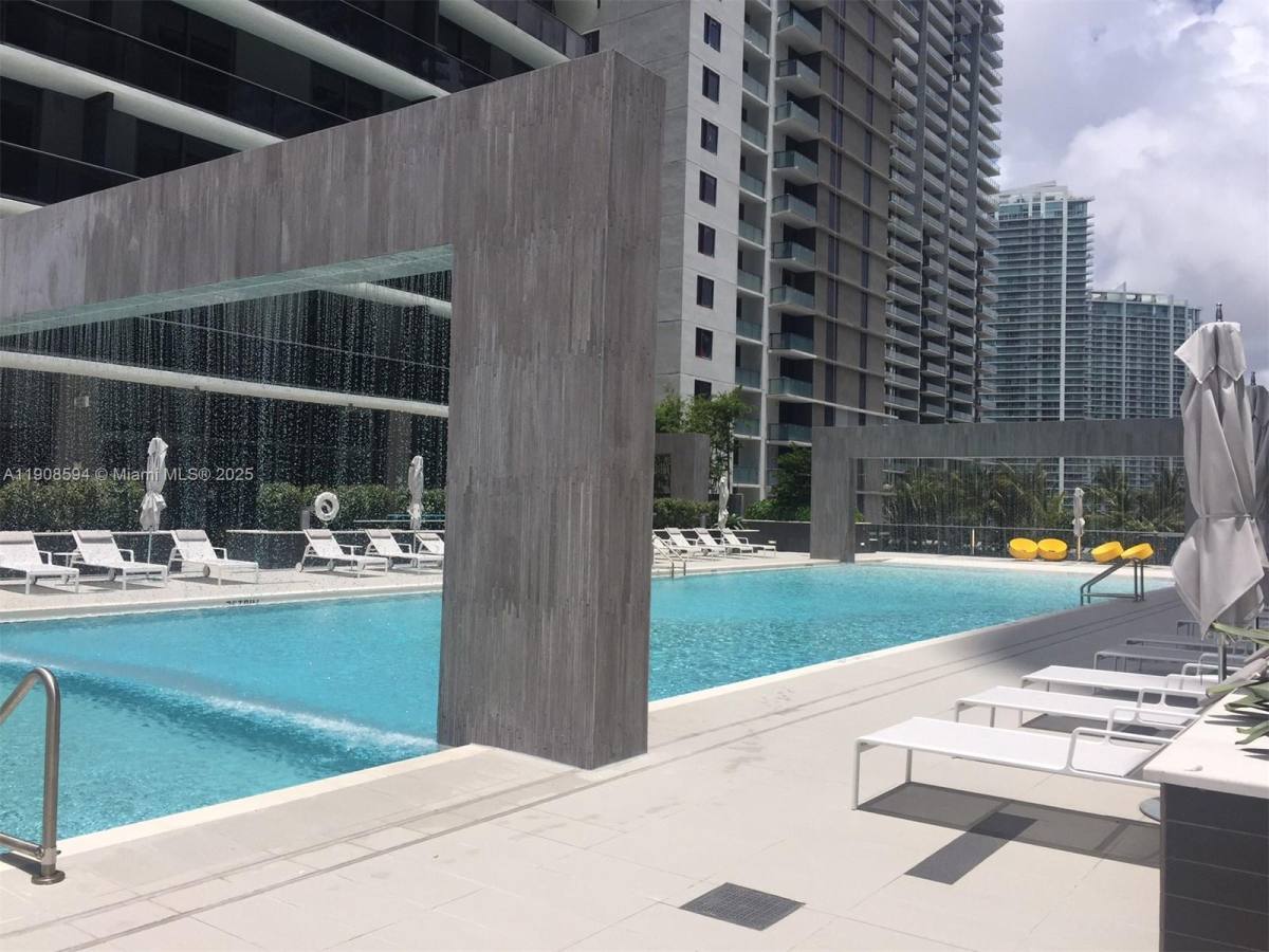 Apartment for rent at 45 SW 9th St #1402, Miami, FL 33130