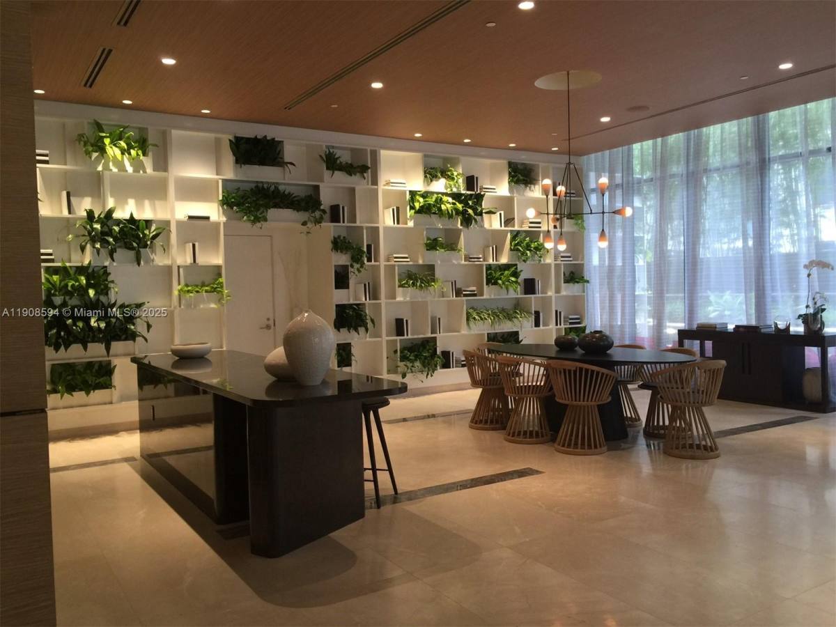 Apartment for rent at 45 SW 9th St #1402, Miami, FL 33130