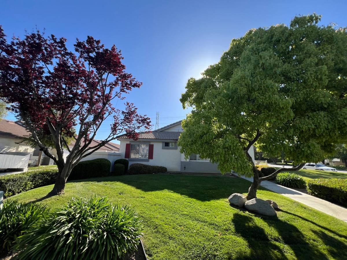 Apartment for rent at 4302 Pebble Creek Dr, Bakersfield, CA 93312