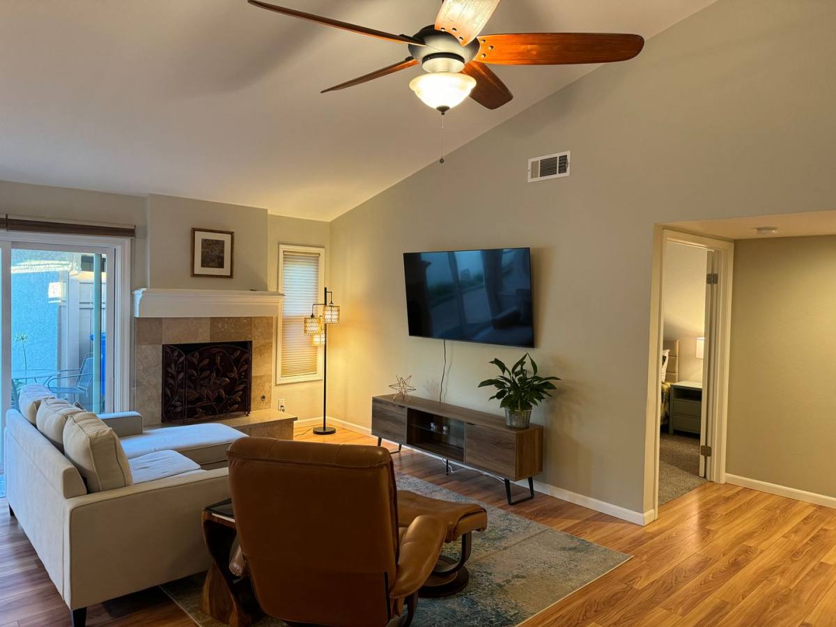 House for rent at 197 La Veta Dr, Camarillo, CA 93012