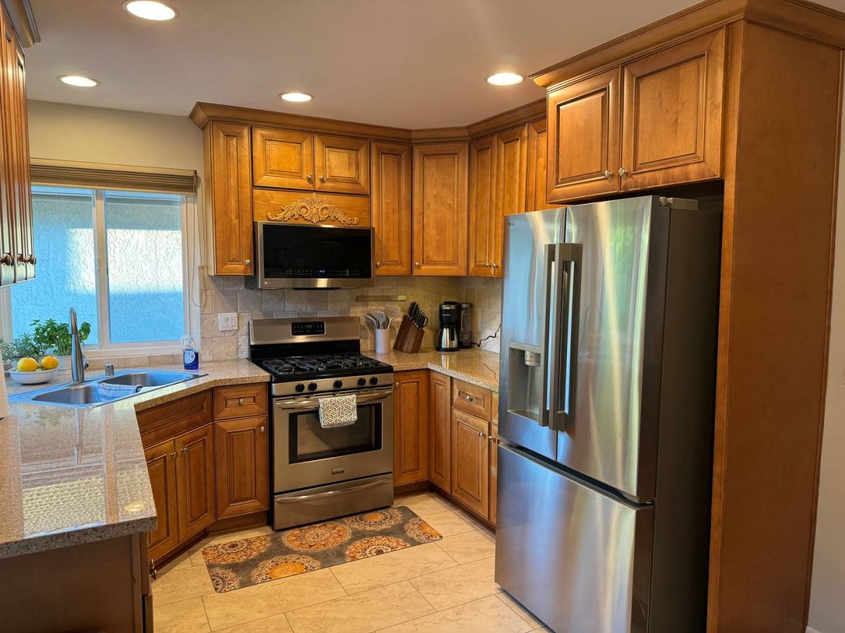 House for rent at 197 La Veta Dr, Camarillo, CA 93012