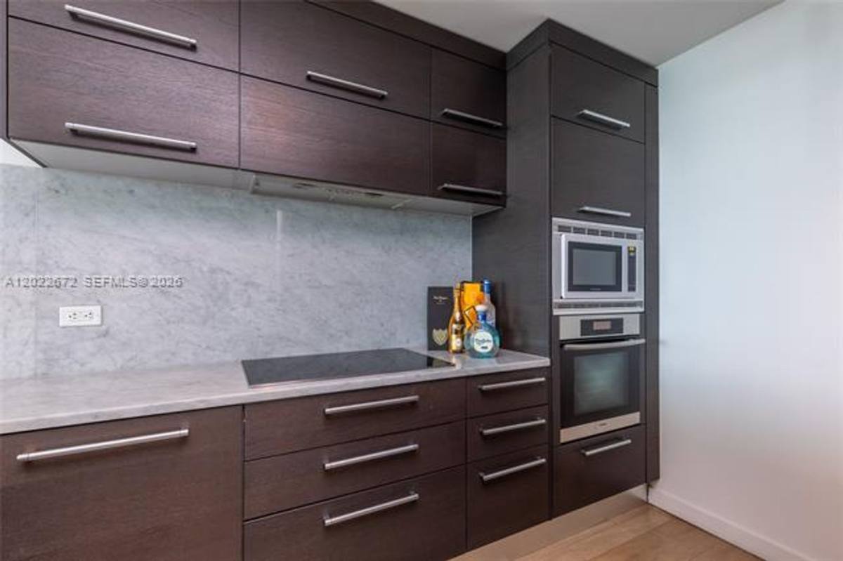 Condo for rent at 900 Biscayne Blvd, Miami, FL 33132
