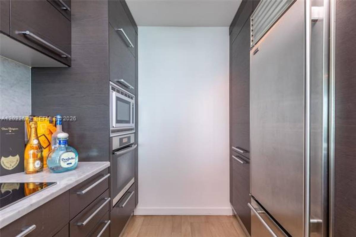 Condo for rent at 900 Biscayne Blvd, Miami, FL 33132