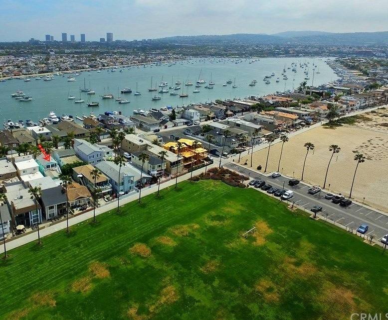 Apartment for rent at 915 E Balboa Blvd, Newport Beach, CA 92661
