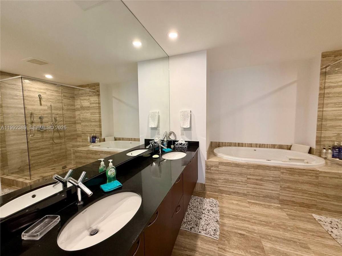 Apartment for rent at 15901 Collins Ave, North Miami Beach, FL 33160