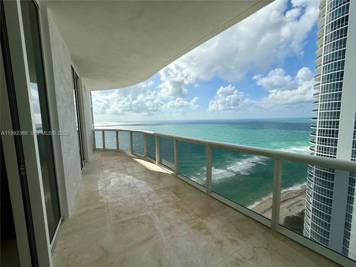 Apartment for rent at 15901 Collins Ave, North Miami Beach, FL 33160