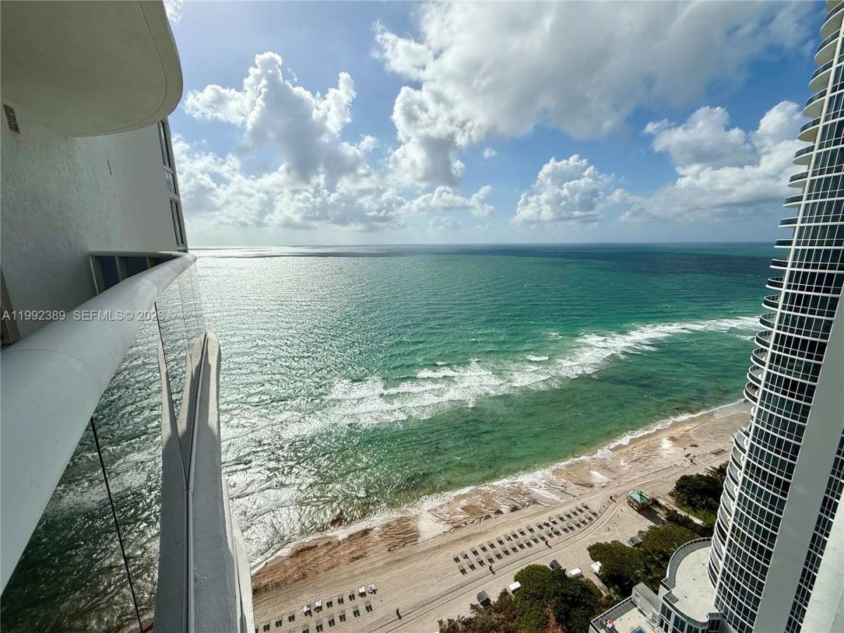 Apartment for rent at 15901 Collins Ave, North Miami Beach, FL 33160