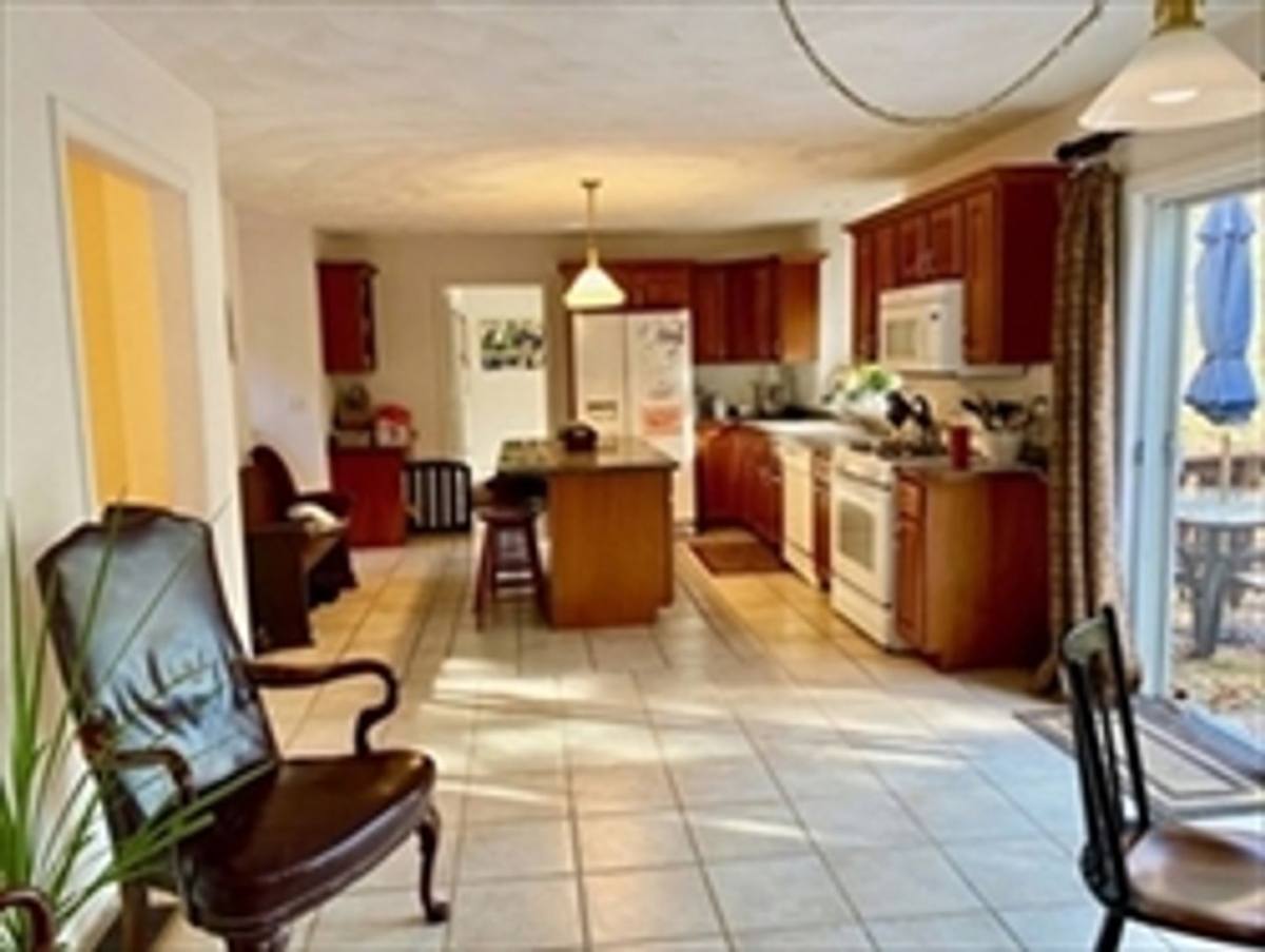 House for rent at 1 Eagle Cliff Rd, Chelmsford, MA 01824