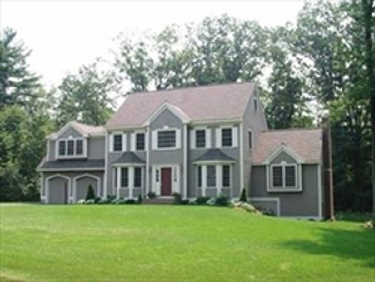 House for rent at 1 Eagle Cliff Rd, Chelmsford, MA 01824