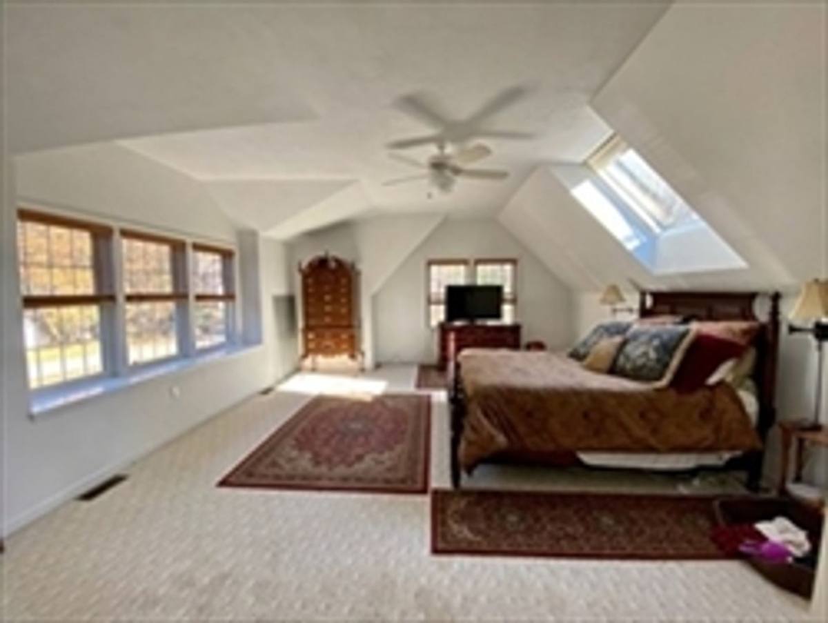 House for rent at 1 Eagle Cliff Rd, Chelmsford, MA 01824