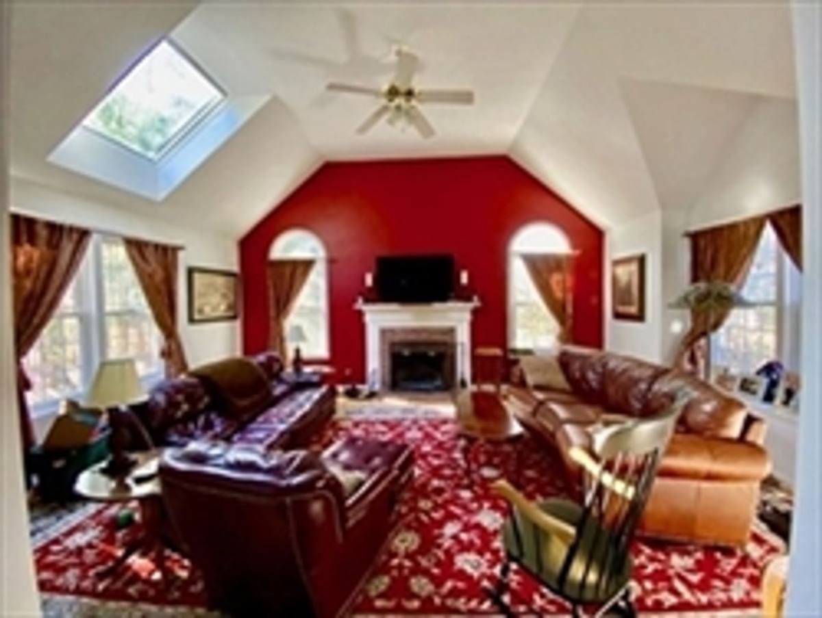 House for rent at 1 Eagle Cliff Rd, Chelmsford, MA 01824