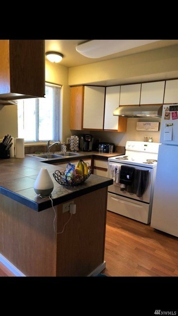 Apartment for rent at 534 University Rd, Friday Harbor, WA 98250