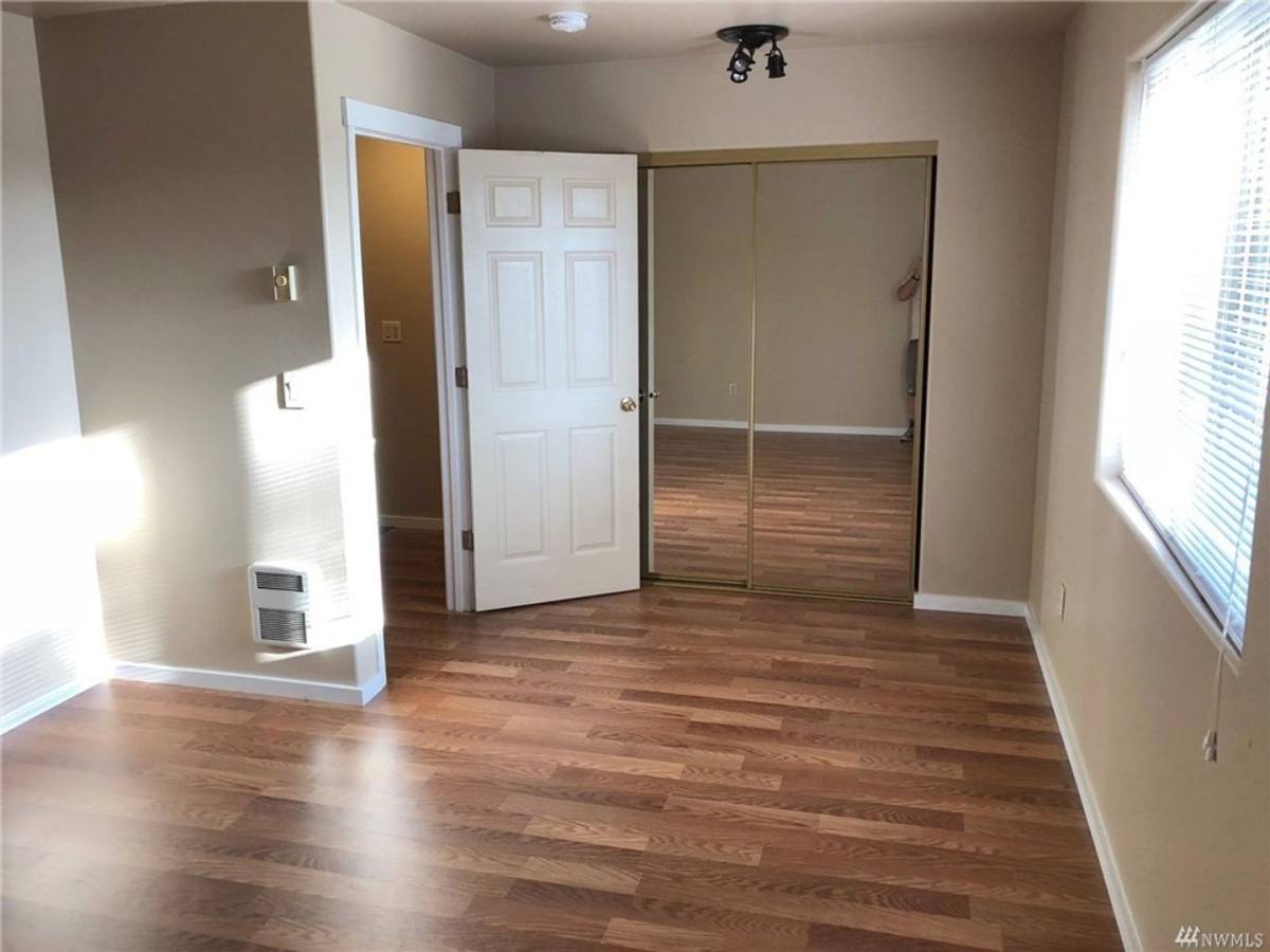 Apartment for rent at 534 University Rd, Friday Harbor, WA 98250