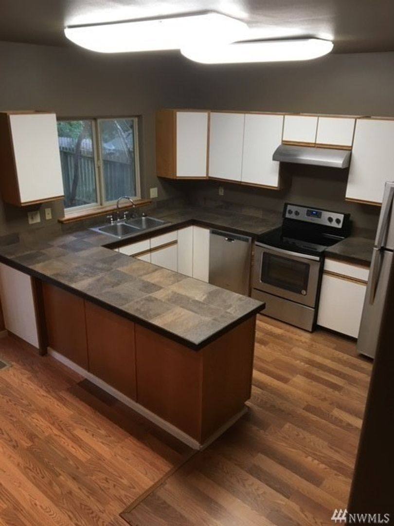 Apartment for rent at 534 University Rd, Friday Harbor, WA 98250